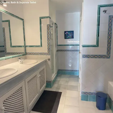 La Perla De La Bahia * Casares